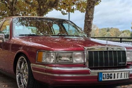 Lincoln Town Car 177.279 km 18.499 &euro; Rüsselsheim 65428