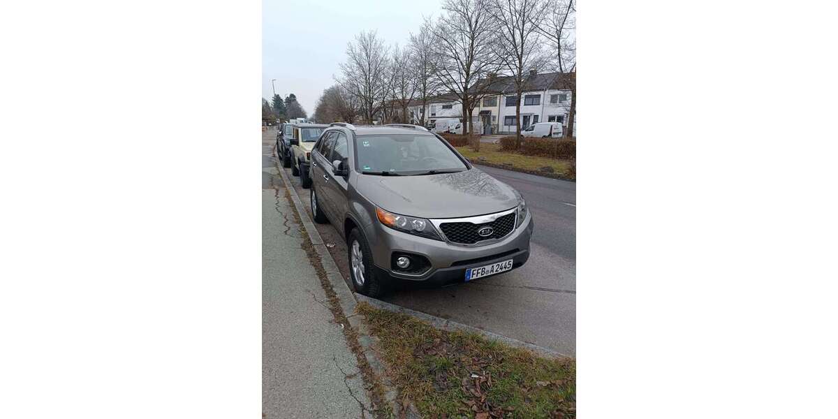 Kia Sorento 202.000 km 7.900 &euro; passing 81245