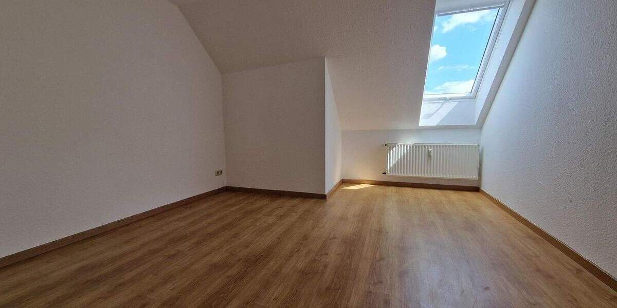 Etagenwohnung Döbeln - 4 Zimmer, 110 m&sup2;, 622&euro; | Angebot:25065818