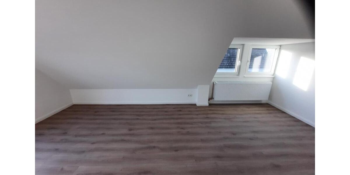 Dachgeschoßwohnung Zeven - 3 Zimmer, 70 m&sup2;, 750&euro; | Angebot:25417190