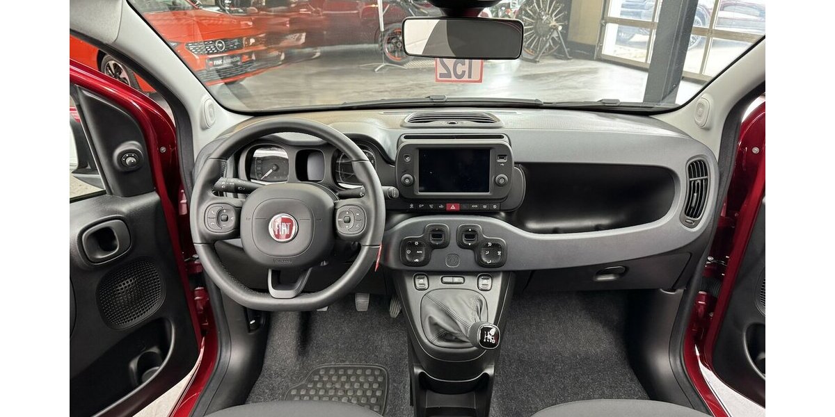Fiat Panda Cross Red 1.0 Hybrid 1.Hand Neuwertig! 1.600 km 13.740 &euro; Lich 35423