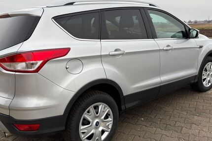 Ford Kuga 140.500 km 11.900 &euro; Nürnberg 90425