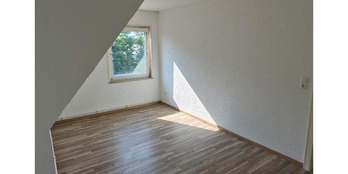 Dachgeschoßwohnung Nienburg (Weser) - 3 Zimmer, 61 m&sup2;, 80.000&euro; | Angebot:27163137