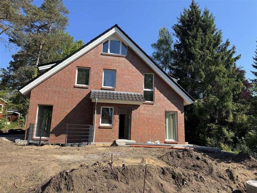 Haus zum Mieten in Buchholz 1.663,04 € 103.94 m²