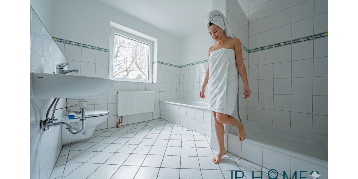 Zweifamilienhaus in ruhiger Naturlage mit Wassernähe– saniertes ehemaliges Bahnhofs-Häuschen - Zweifamilienhaus Sternebeck | Angebot:26095138