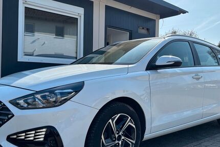 Hyundai i30 156.729 km 9.399 &euro; Messel 64409