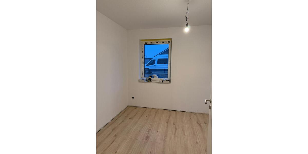 DHH rechts in Bahnhofsnähe Augustfehn Erstbezug 5 zimmer