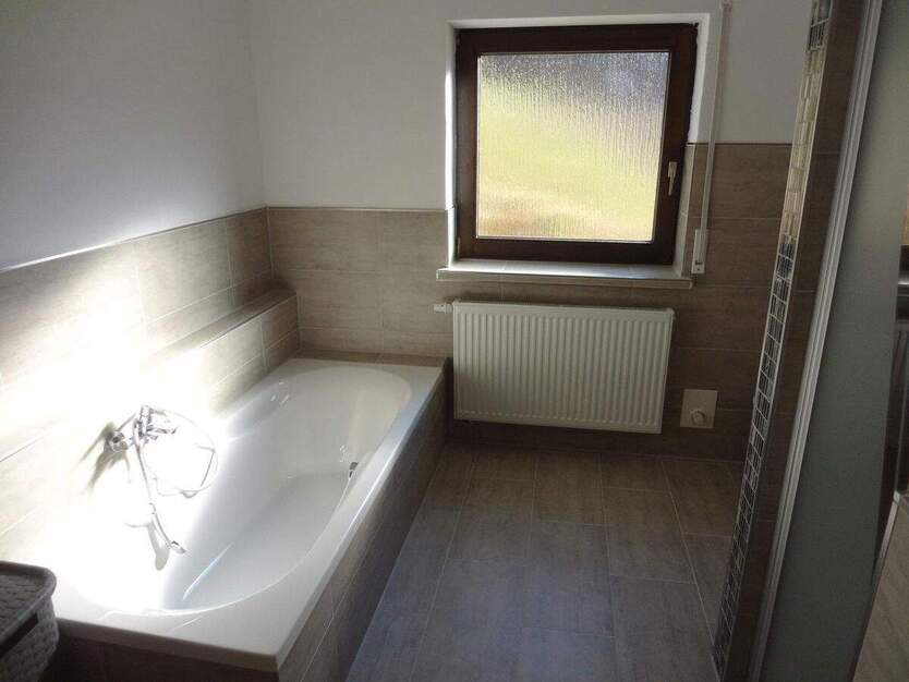 Sonnige Aussichtslage mit Weitblick - Reiheneckhaus mit Galerie, Studio und großem Garten in Happurg 5 zimmer