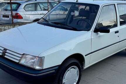 Peugeot 205 99.000 km 3.450 &euro; Hamburg 20097