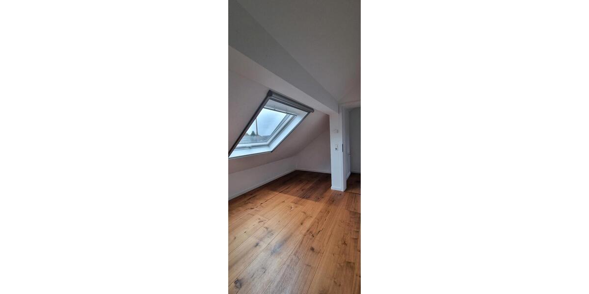 Doppelhaushälfte Kraichtal - 8 Zimmer, 165 m&sup2;, 1.850&euro; | Angebot:25807134