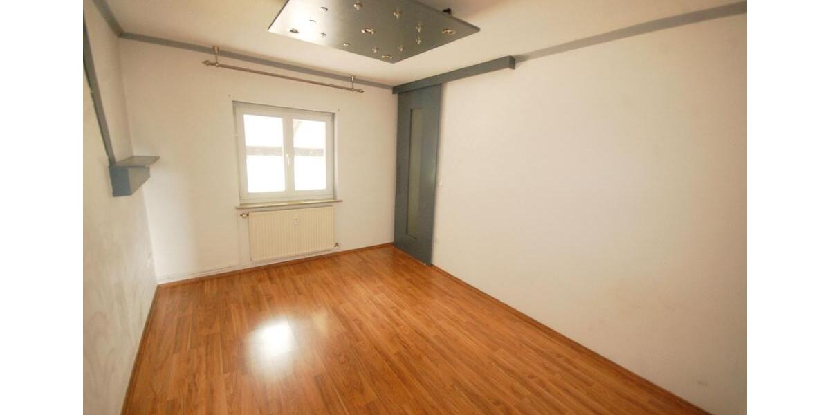 Einfamilienhaus Hillerse - 6 Zimmer, 260 m&sup2;, 1.200&euro; | Angebot:24864955