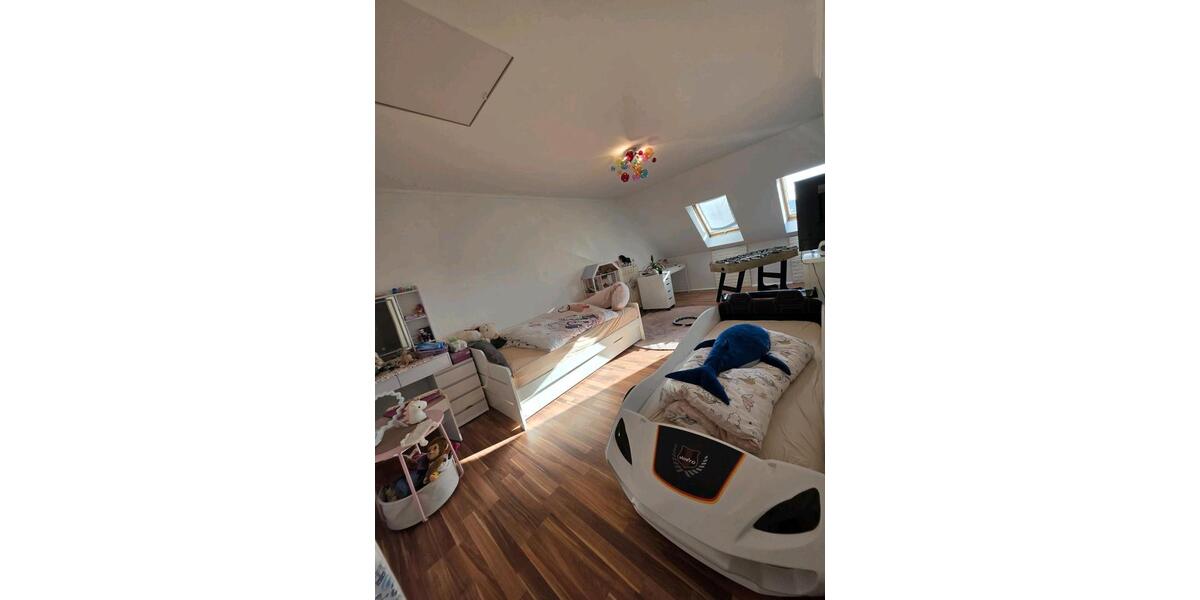 Reihenhaus Roßtal - 5 Zimmer, 122 m&sup2;, 485.000&euro; | Angebot:26210734