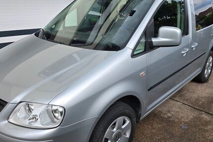VW Caddy 219.000 km 4.500 &euro; Kassel 34123