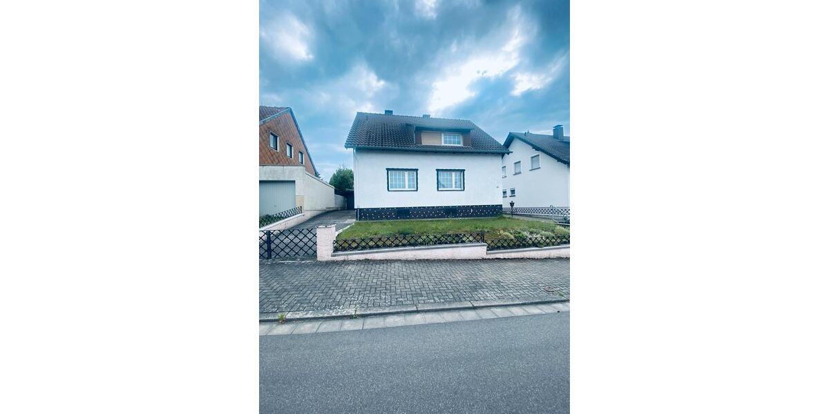 Einfamilienhaus Bexbach - 8 Zimmer, 144 m&sup2;, 360.000&euro; | Angebot:26739302