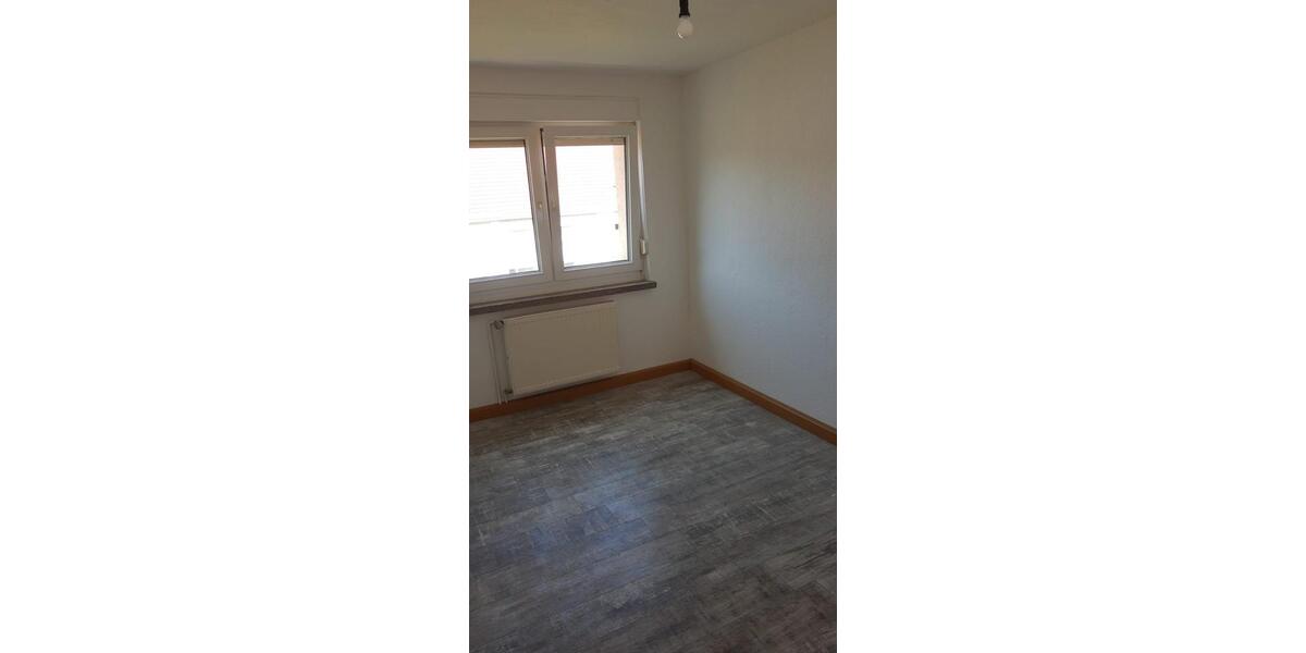 Etagenwohnung Dermbach - 3 Zimmer, 69 m&sup2;, 430&euro; | Angebot:25539490