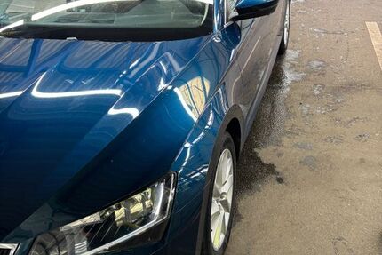 Skoda Superb 166.000 km 16.200 &euro; Hamburg 22761