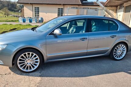 Skoda Superb 142.500 km 10.800 &euro; Weinstadt 71384