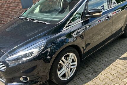 Ford S-Max 135.480 km 7.999 &euro; Köln 51069
