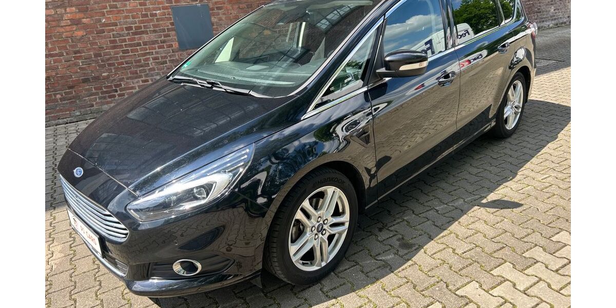 Ford S-Max 135.480 km 7.999 &euro; Köln 51069
