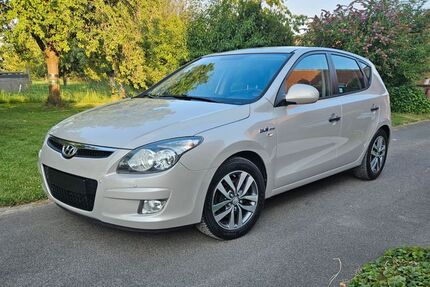Hyundai i30 180.000 km 3.700 &euro; Borken 46325