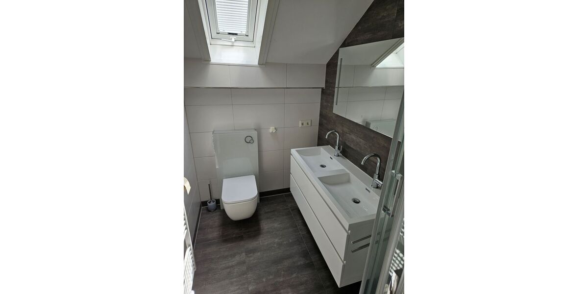 4 Zimmer, Küche, Dusch-Bad - Dachgeschoßwohnung Lüdenscheid Brügge | Angebot:27120087