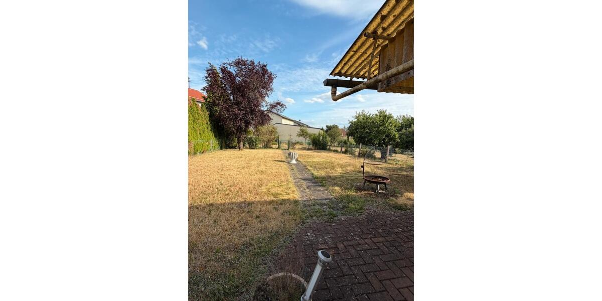 Doppelhaushälfte Bexbach - 6 Zimmer, 150 m&sup2;, 160.000&euro; | Angebot:27117406