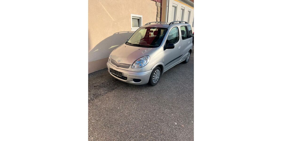 Toyota Yaris 190.000 km 2.900 &euro; Bisingen 72406