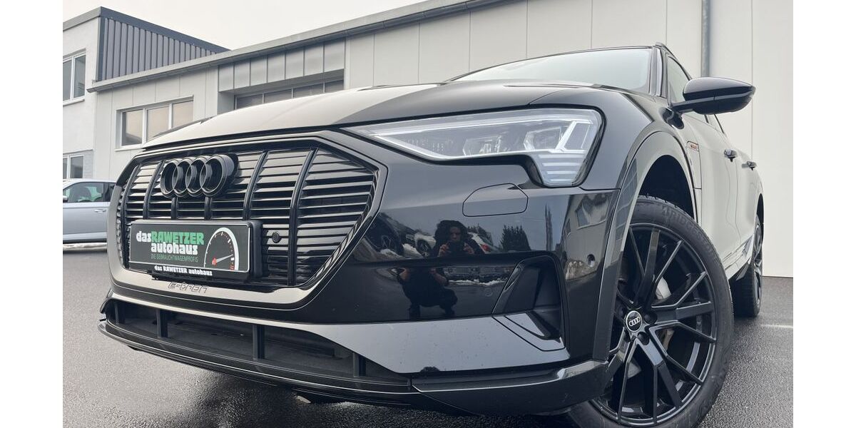 Audi e-tron 41.957 km 37.860 &euro; Marktredwitz 95615