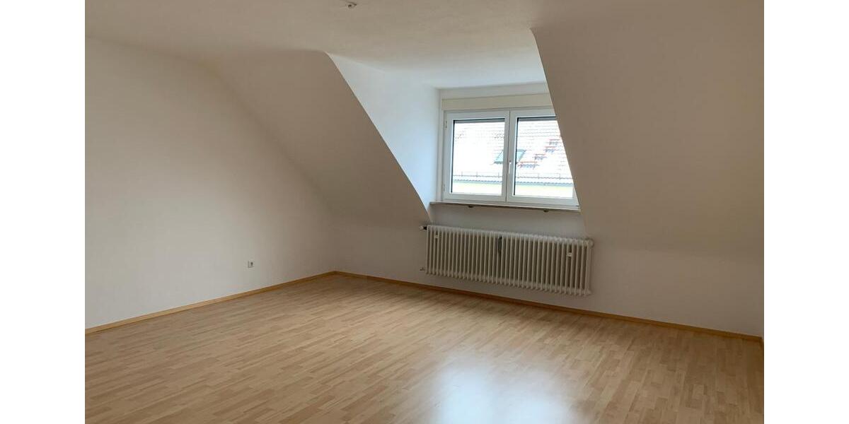 Dachgeschoßwohnung Gerbrunn - 3 Zimmer, 71 m&sup2;, 875&euro; | Angebot:26665642