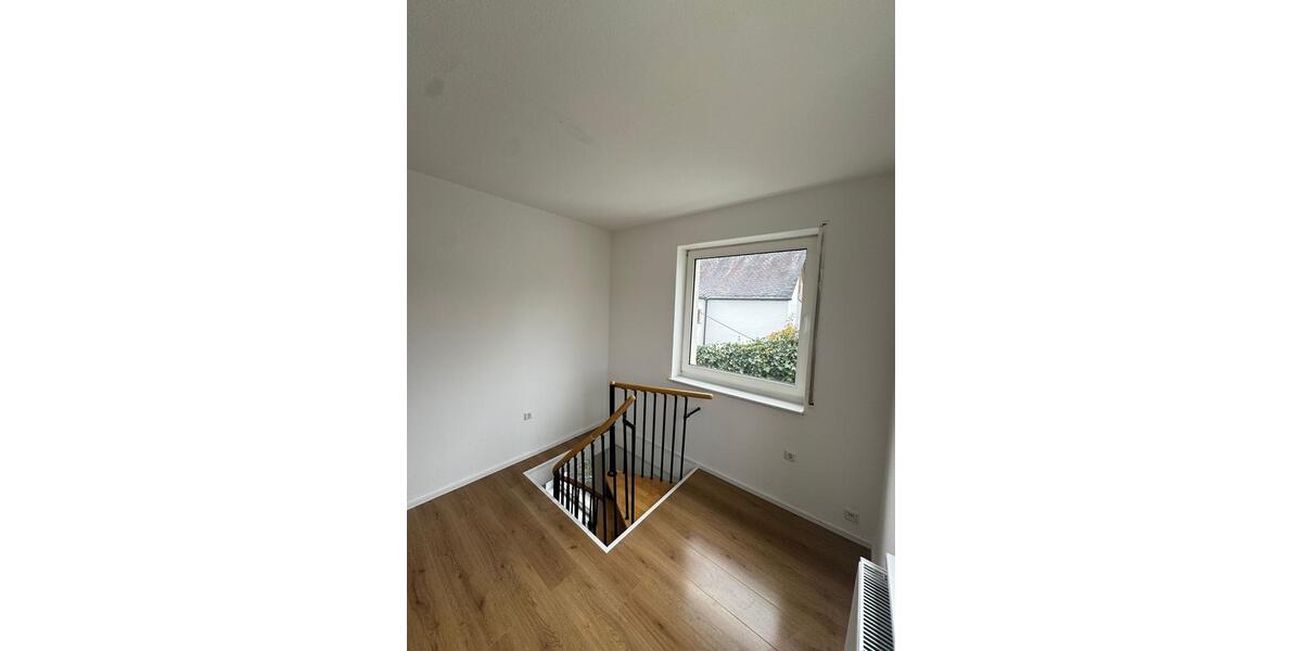 Etagenwohnung Siegen - 3 Zimmer, 95 m&sup2;, 239.000&euro; | Angebot:27136704