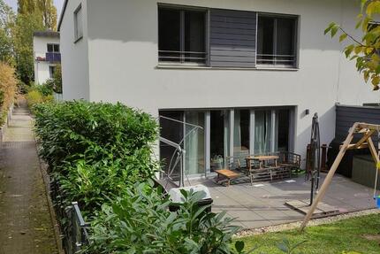 Charmantes Reiheneckhaus in idyllischer Lage in Sinzing 3 zimmer