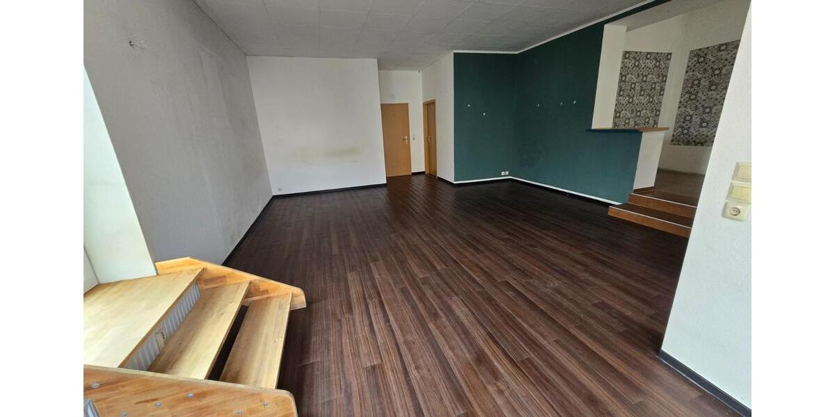 Etagenwohnung Waltershausen - 3 Zimmer, 120 m&sup2;, 840&euro; | Angebot:25893921