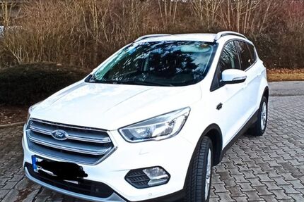 Ford Kuga 111.583 km 11.900 &euro; Wallersdorf 94522