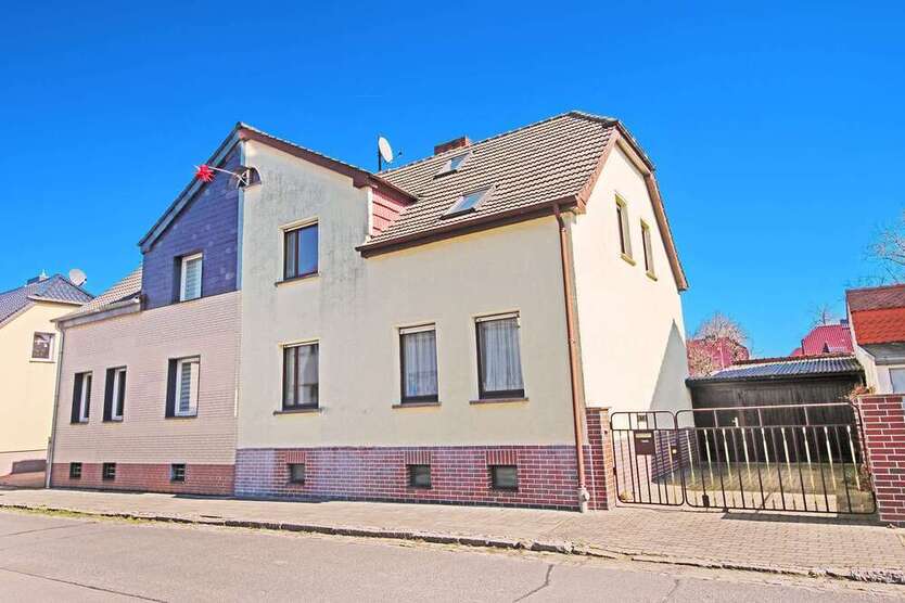 Haus zum Kaufen in Dessau-Roßlau 130.000 € 138 m²