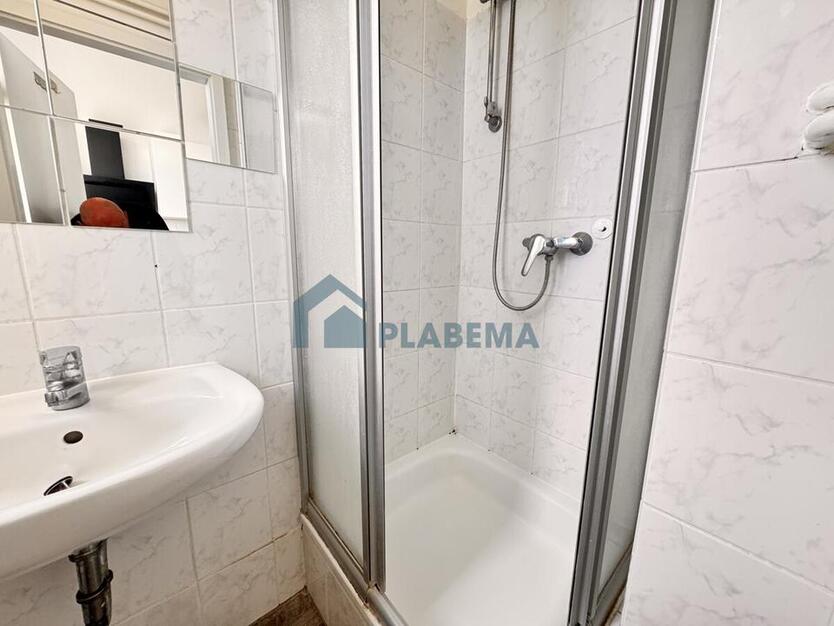 *Preissenkung* 3 Zimmer mit EBK - ideal als 2-er WG geeignet zimmer