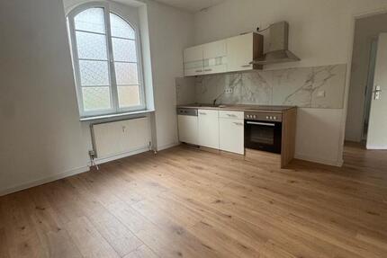 Sanierte 2-ZKB EG Wohnung mit Einbauküche zimmer