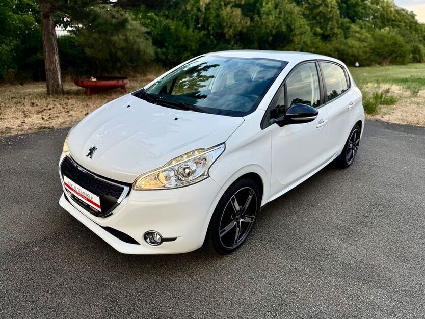 Peugeot 208 140.000 km 5.990 € Erfurt 99095