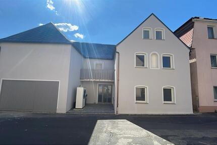 Haus Konnersreuth - 6 Zimmer, 200 m&sup2;, 1.250&euro; | Angebot:23708339