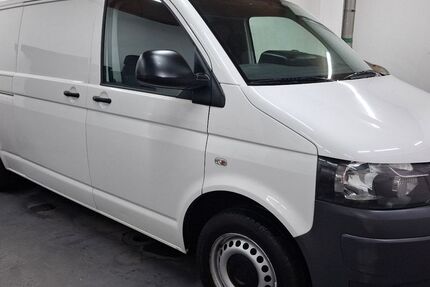 VW T5 Transporter 213.568 km 11.990 € Cottbus 03042