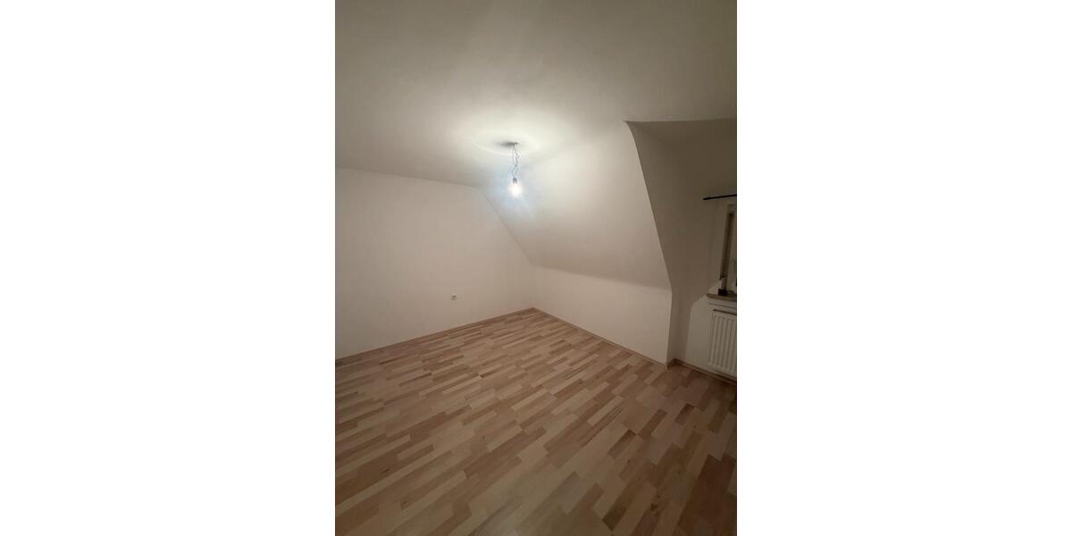 Dachgeschoßwohnung Weißenburg in Bayern - 2 Zimmer, 43 m&sup2;, 695&euro; | Angebot:25405460