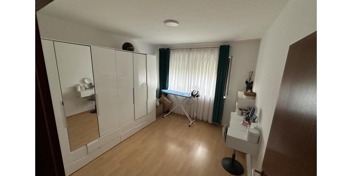 Traumhafte Doppelhaushälfte mit Garten in 91227 Leinburg 4 zimmer