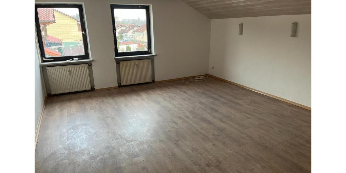 Etagenwohnung Hengersberg - 3 Zimmer, 67 m&sup2;, 600&euro; | Angebot:25440155
