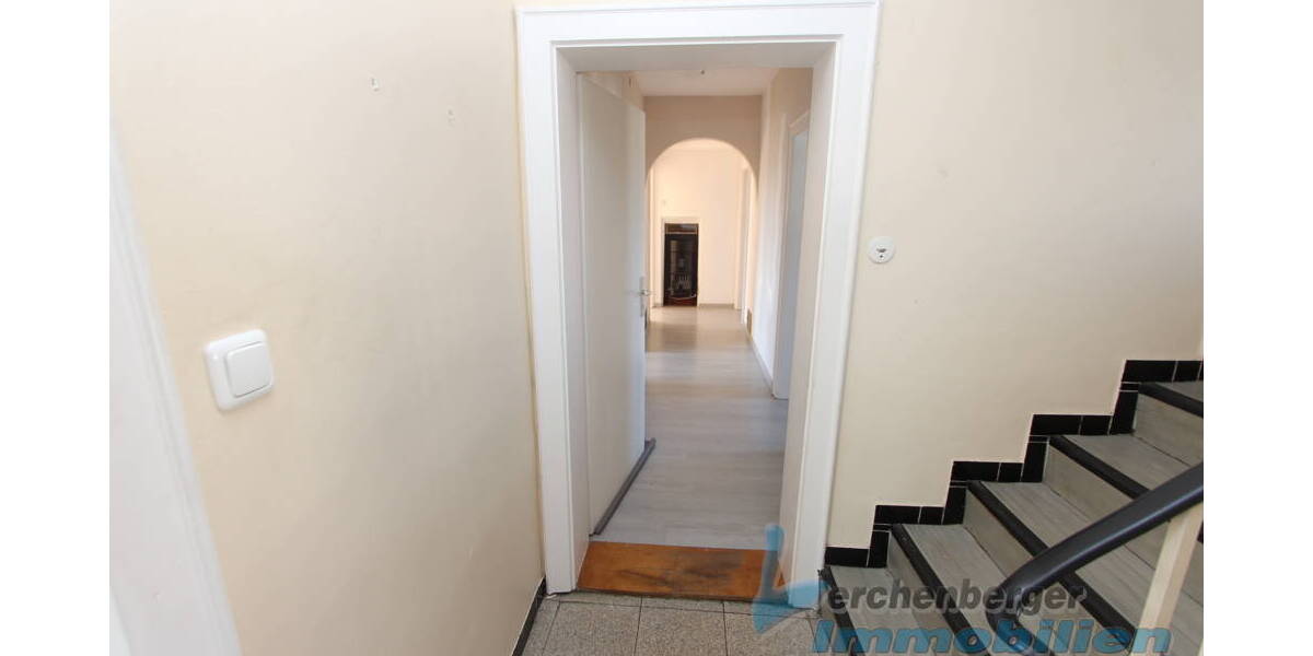 Einfamilienhaus Plattling - 8 Zimmer, 177 m&sup2;, 299.000&euro; | Angebot:26472264