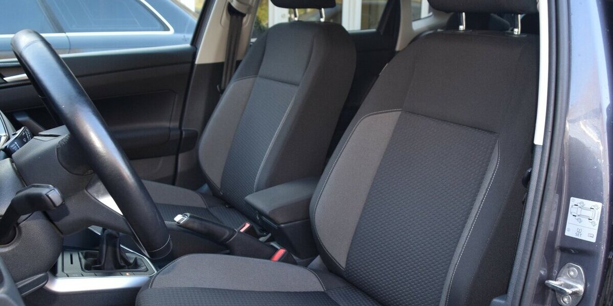 VW Polo Life 1,0 70KW LED*ACC*PDC*App Connect*Alls. 52.976 km 15.980 &euro; Rastede 26160