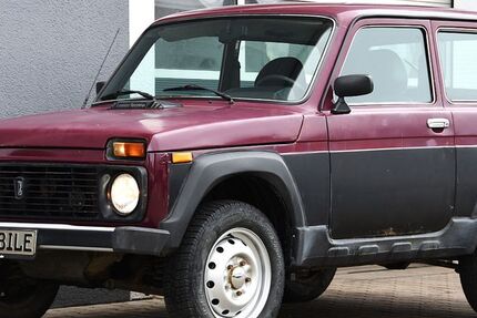 Lada Niva 22.775 km 2.780 &euro; Bonn- Geislar 53225