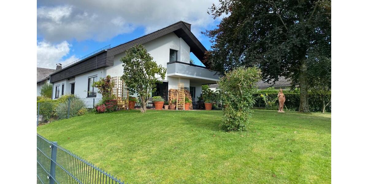 Erdgeschoßwohnung Kastellaun - 3 Zimmer, 119 m&sup2;, 901&euro; | Angebot:26030668