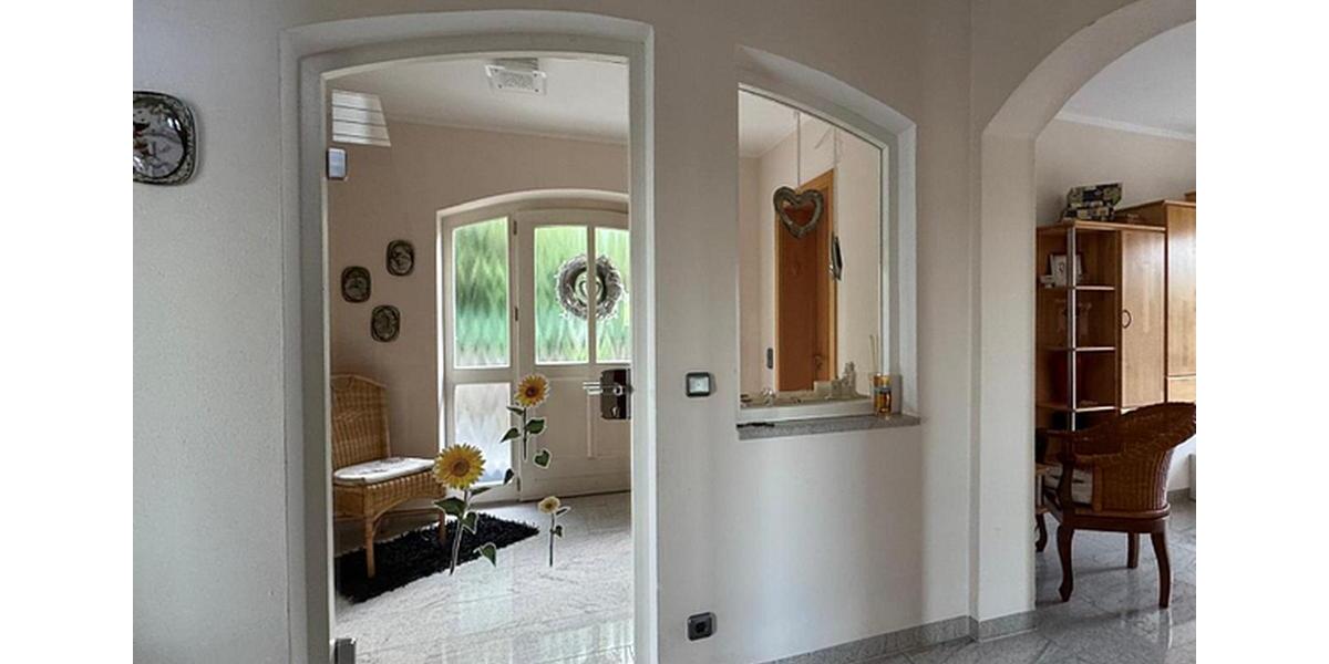 Einfamilienhaus Amberg - 5 Zimmer, 205 m&sup2;, 1.850&euro; | Angebot:26095014