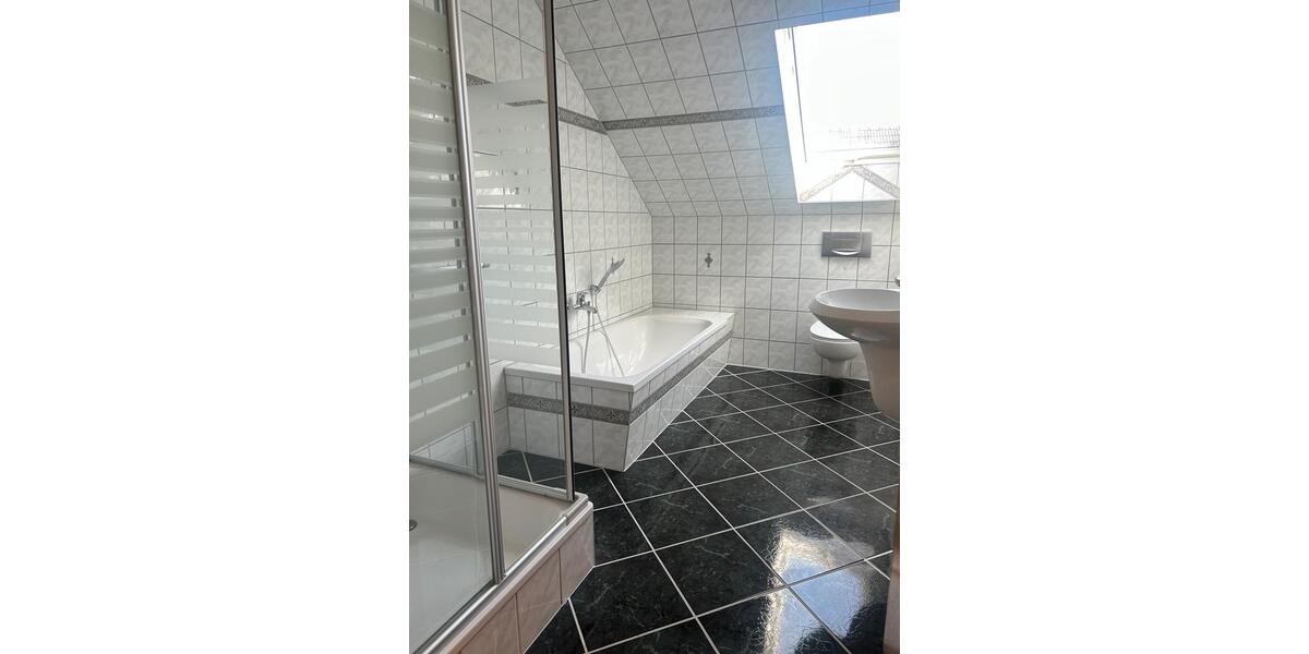 Einfamilienhaus Rödental - 7 Zimmer, 148 m&sup2;, 350.000&euro; | Angebot:25405723