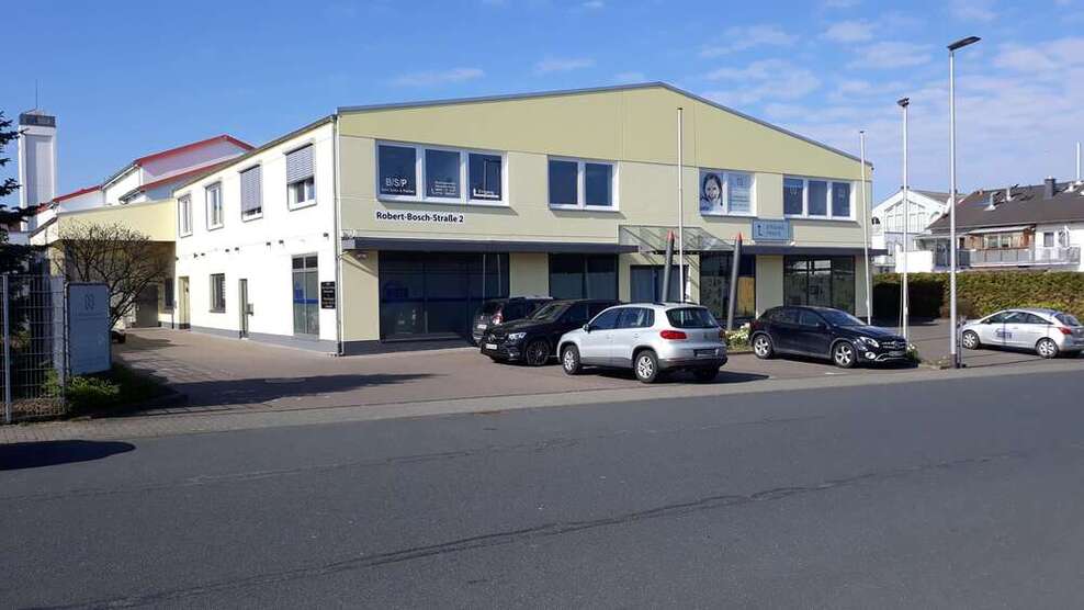 Büro in Neu-Anspach 1.750 € 245 m²