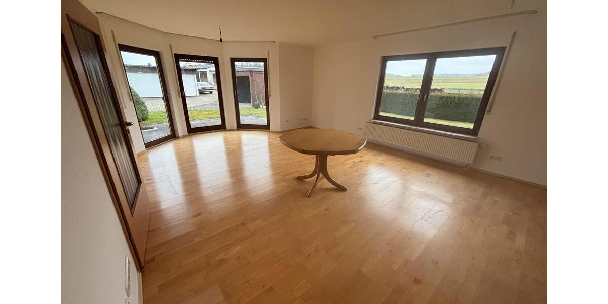 Einfamilienhaus Weimar (Lahn) - 5 Zimmer, 160 m&sup2;, 1.600&euro; | Angebot:25367732
